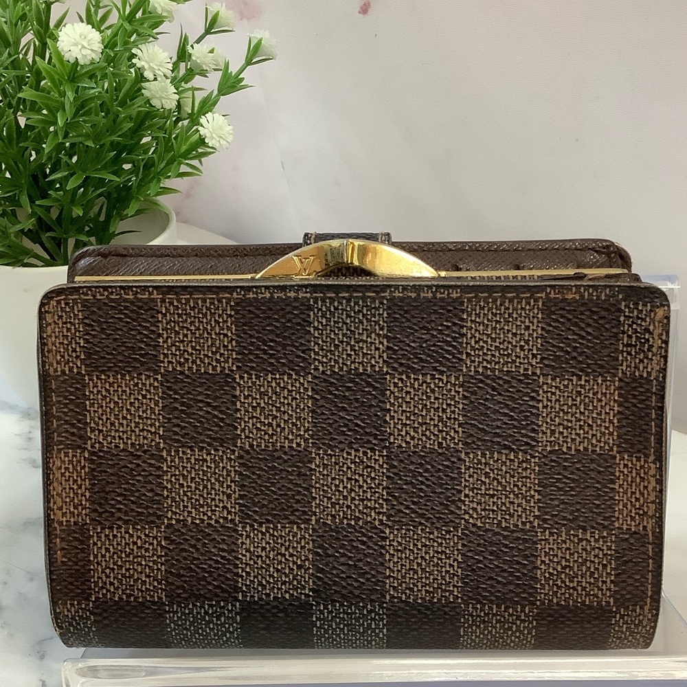 GUC Louis Vuitton Damier Ebene French Wallet - Picture 2 of 12